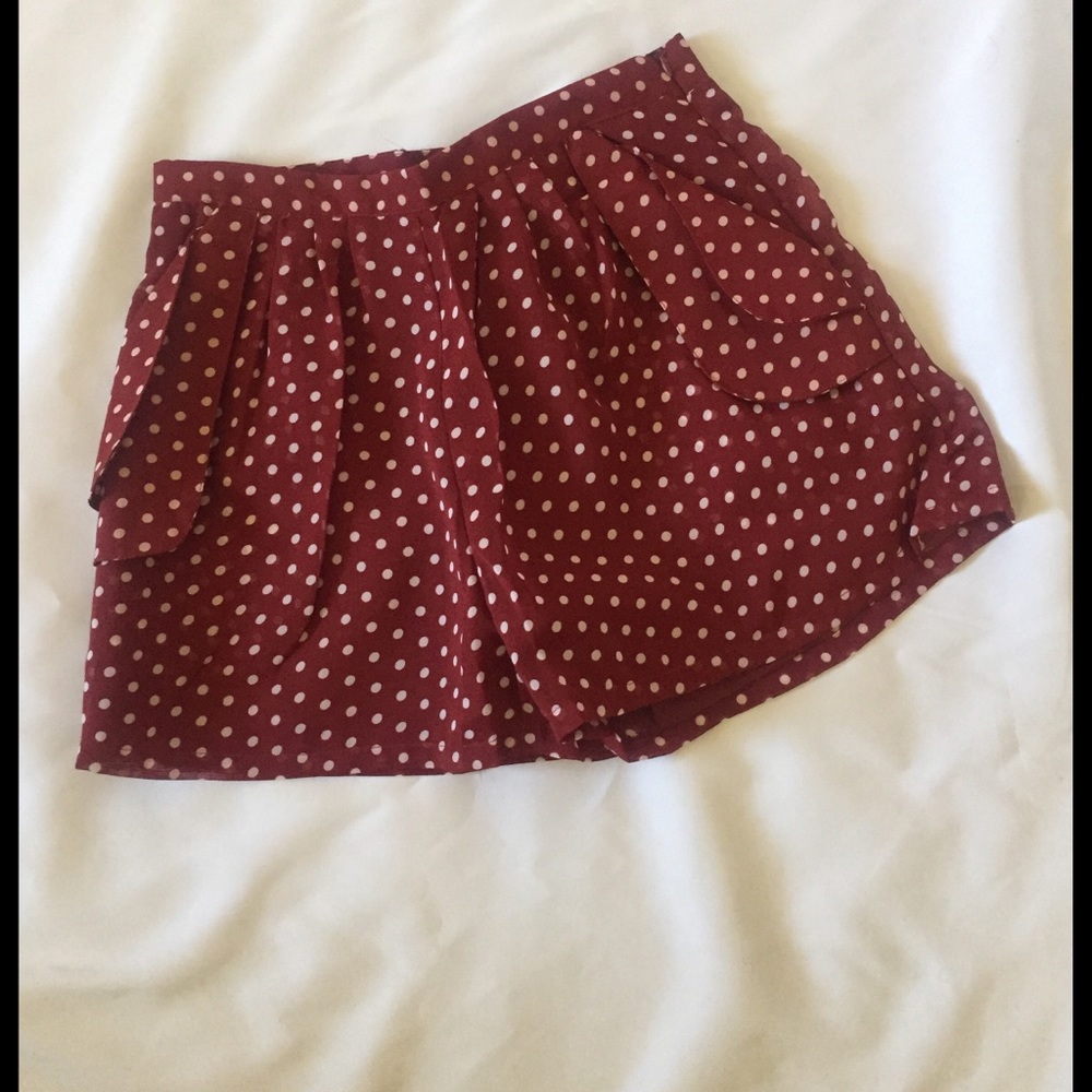 Womens pleated burgundy polka dot shorts NWT
